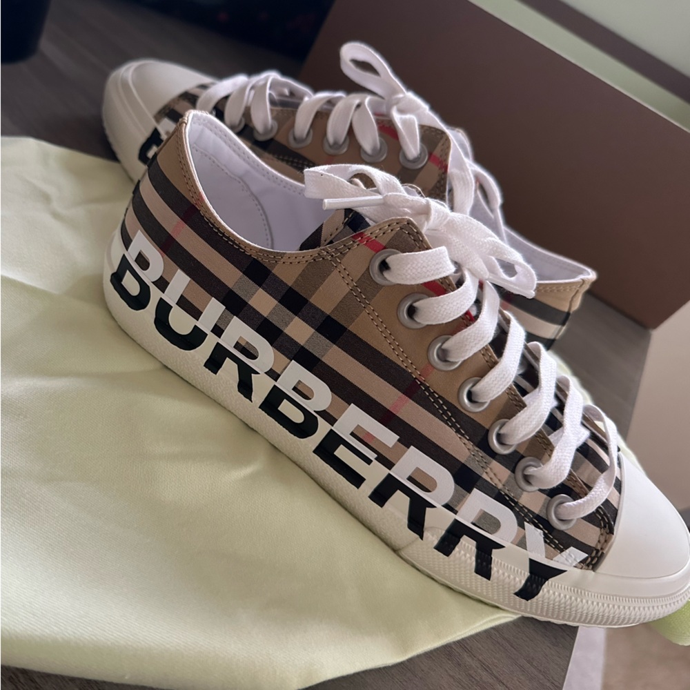 Brand new Burberry Jack Check Low top sneaker - Archive Beige